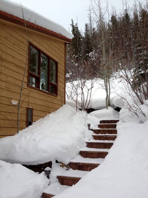 outside stairs to unit