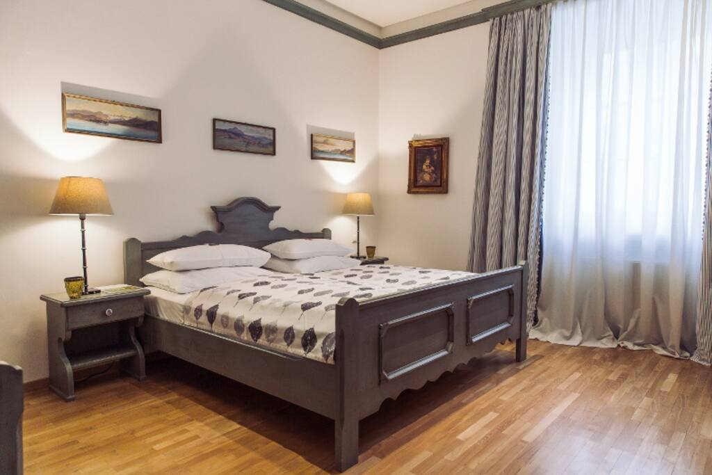 Schlafzimmer 1