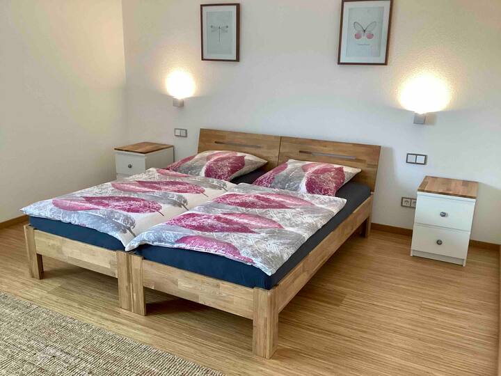 Chumba cha kulala na vitanda 2 vya mtu mmoja 