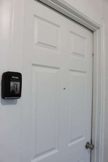 Porte d'entrée/ Entryway