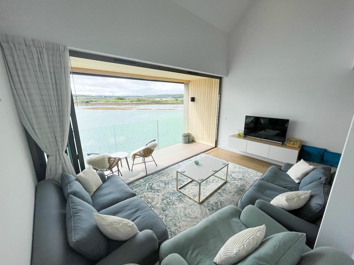 Top Airbnb: St Ives Bay Beach House5min to Beach 3Bed3Bath in Hayle
