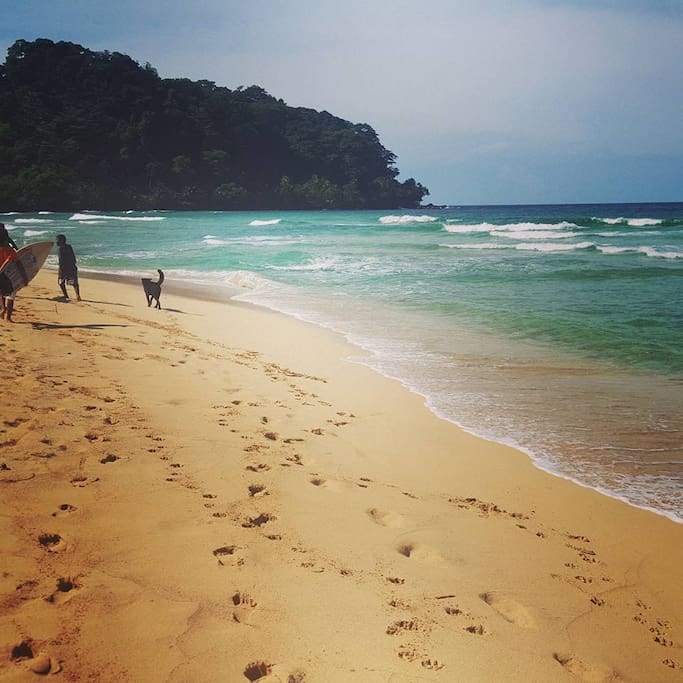 beautiful Wizard beach is only a short hike away