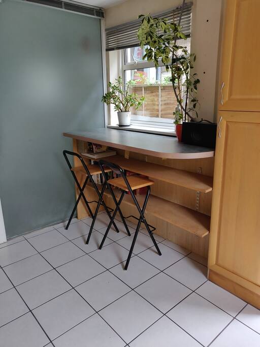 Breakfast bar