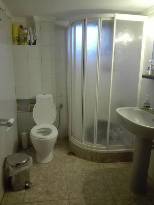 Μπάνιο / Restroom