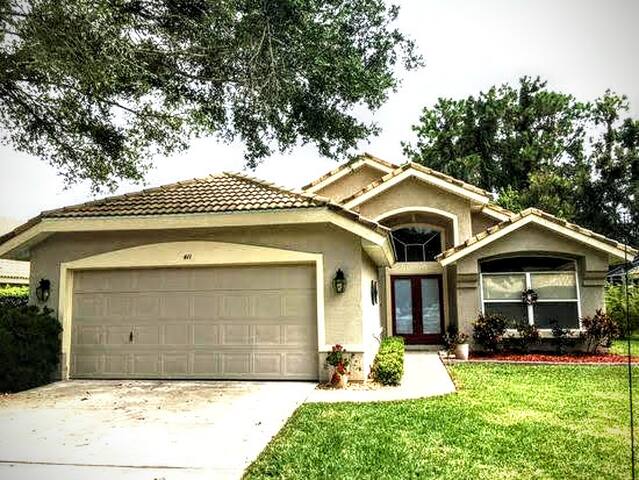 ★Golf Getaway★Master Suite | Close To The Beach