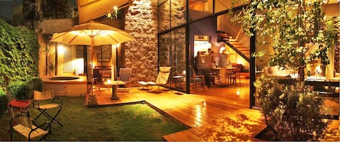 Luxury house jacuzzi & garden
