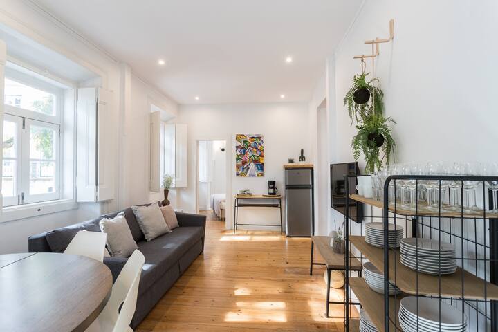 AlfamaTale 4BR Duplex w/RiverView – by LU Holidays gallery image 4