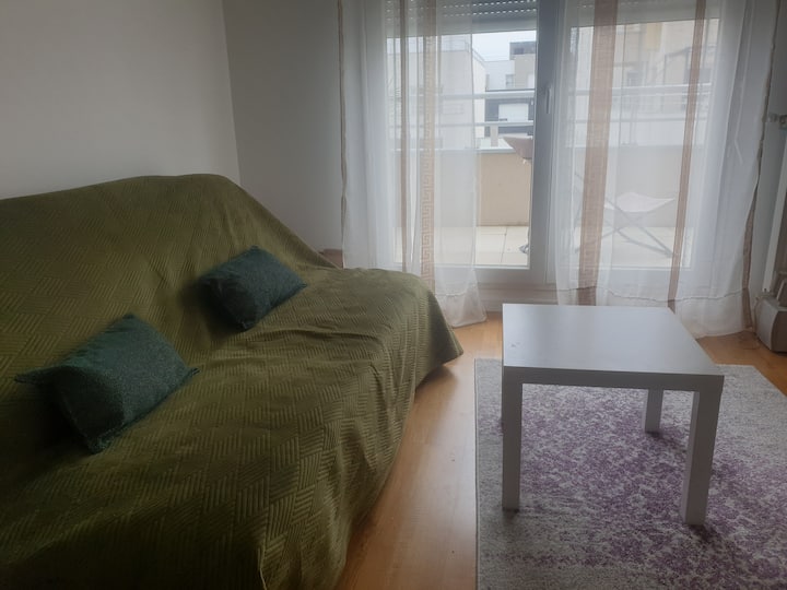 Appartement Studio De 30 M² Dans Un Immeuble Neuf. - Noisy-le-Grand