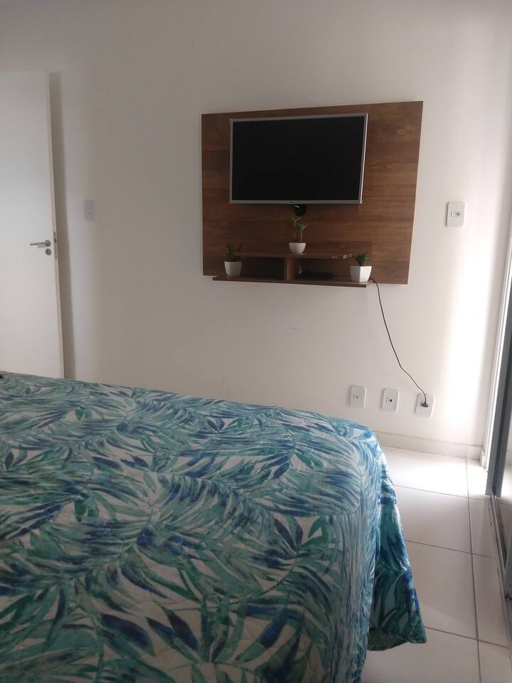 Quarto 1 ( suíte c/ ar-condicionado e TV)