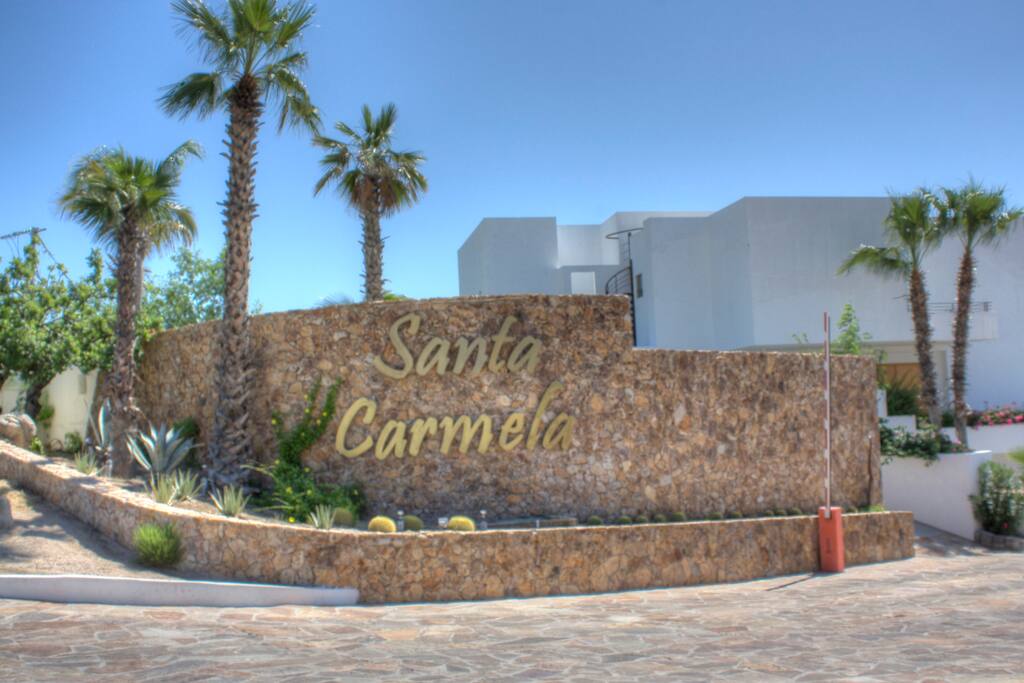 SANTA CARMELA ENTRANCE