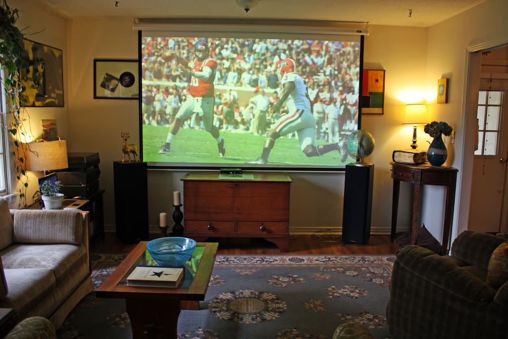 While there isn't cable TV in the house, we have a ready-to-use projector, huge installed screen, and a stereo system. With our high-speed internet connection, you can use your laptop to stream games, movies, or whatever else you'd like.