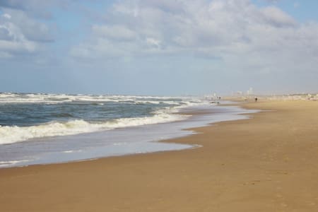 Aptm. op 10 min lopen naar het strand (Kijkduin)
