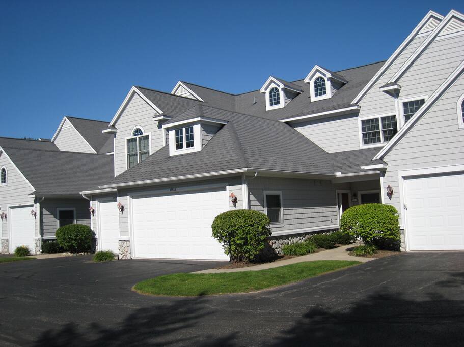 Outside of condo garage walkway entrance