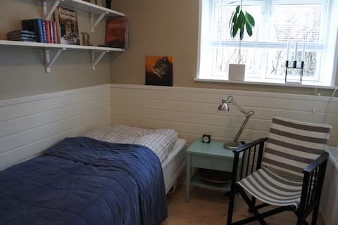 Cozy room with access to a lot of facilities.