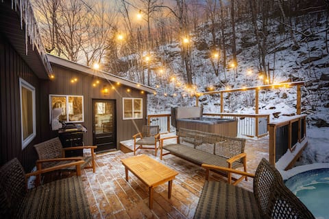 Lakefront Cabin W Hottub, Sauna, Near Sir Sam Ski