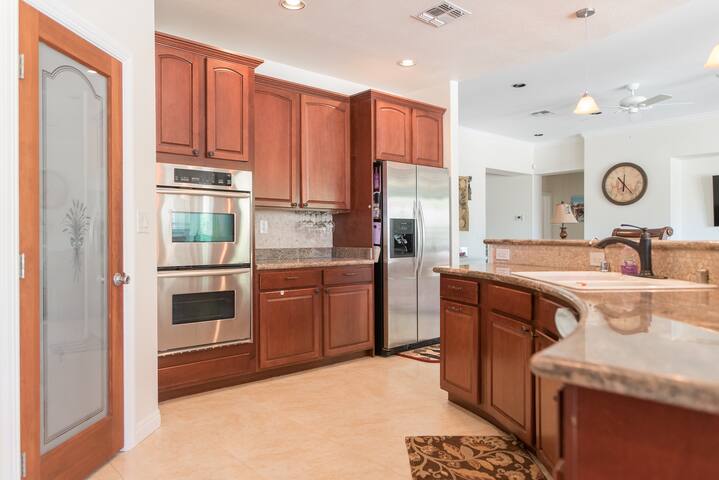 HOME SUITES HOME gallery image 5