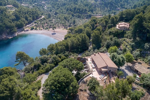 An apartment with lots of silence, mountains and sea