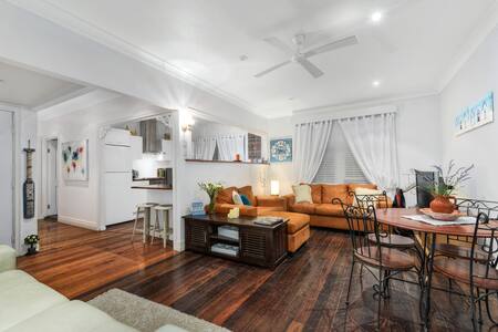 Beach side cottage close to airport