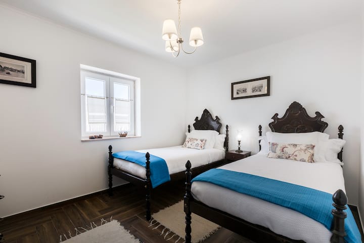 Soba 4 - dva kreveta za jednu osobu i klima-uređaj