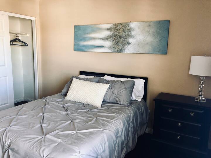 Спална соба 3 – душек од пена со целосна дебелина