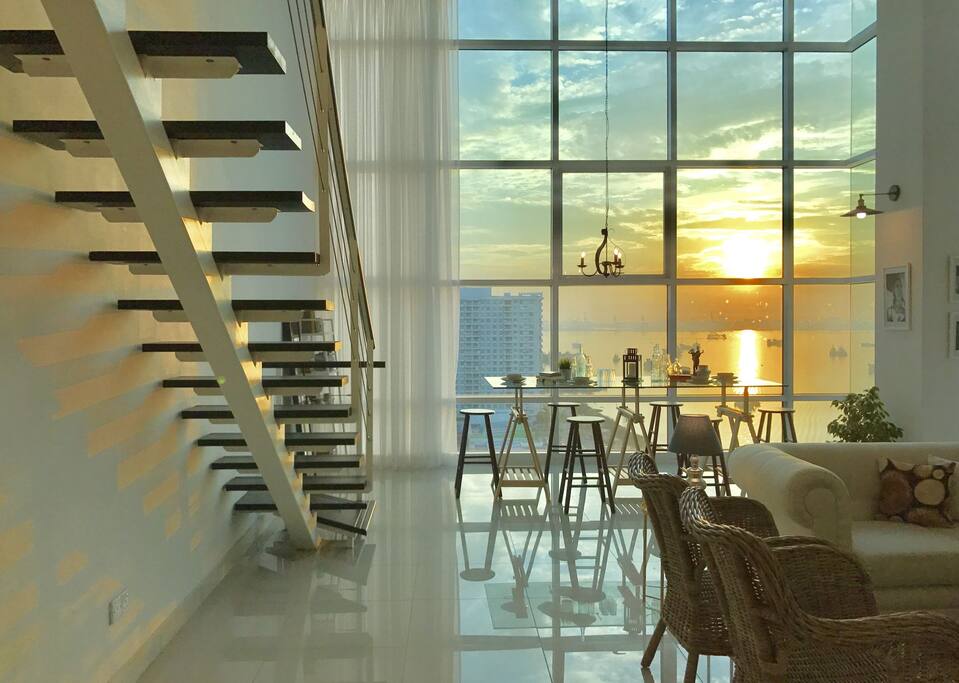 Chasing the sunrise is effortless with our holiday home.