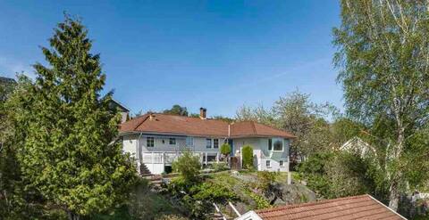 Spacious Villa 10min from GBG C