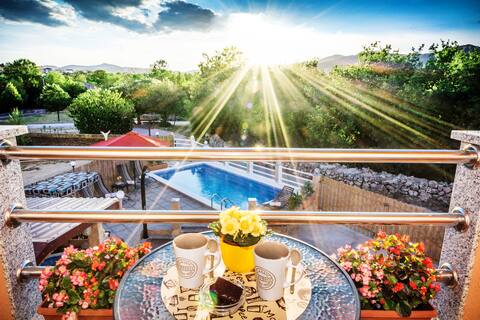 25%OFF-ROMANTIC VILLA NEAR SPLIT,HEAT POOL,HOT TUB