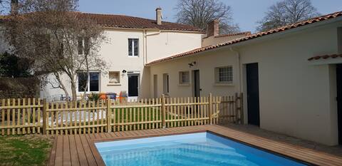 Family home - 7 kms from beaches for 15