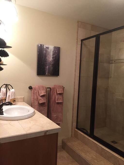 Quality towels and amenities provided