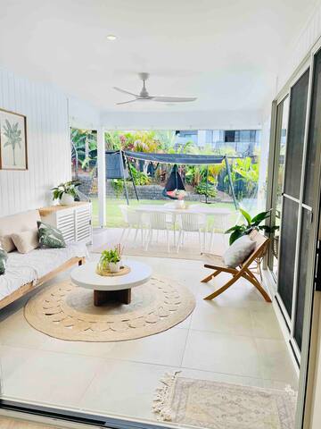 Coastal & Cool… 4 Bedroom Home with Magnesium Pool gallery image 4