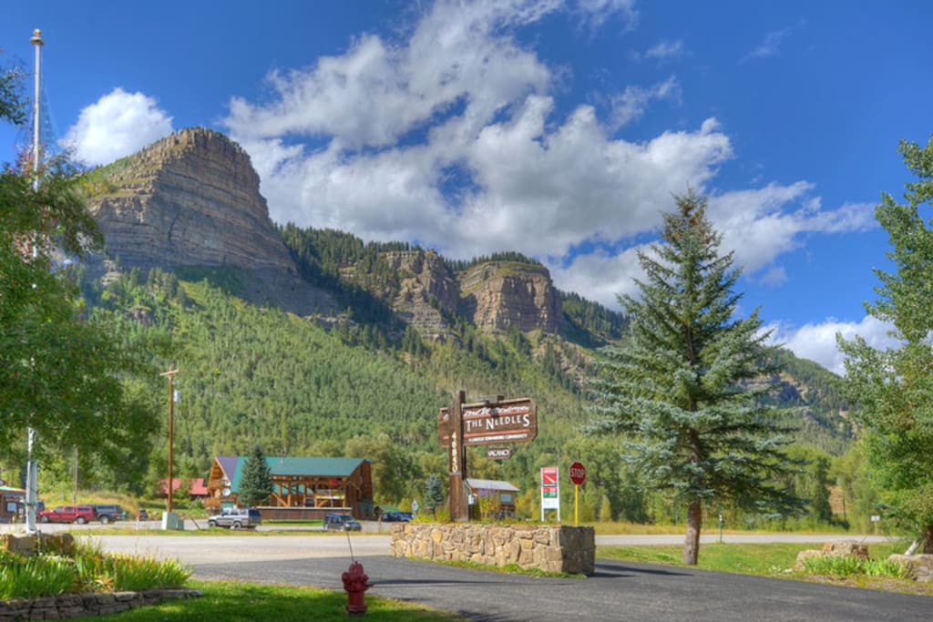 Durango Colorado Vacation Rental Entrance to Needles Townhomes w Mountain Views
