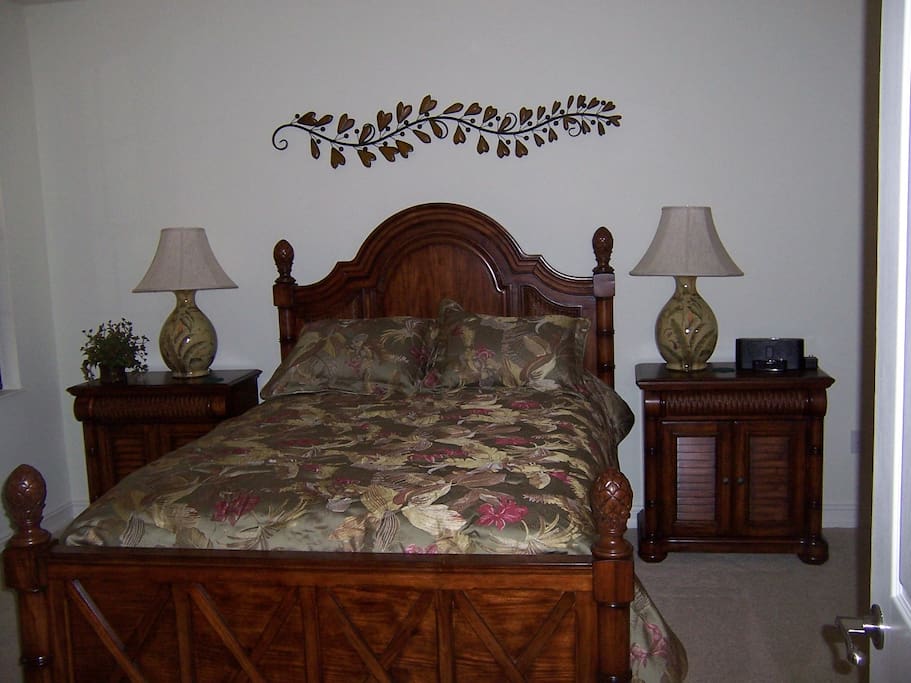 Master Bedroom, COMFORTABLE Queen bed