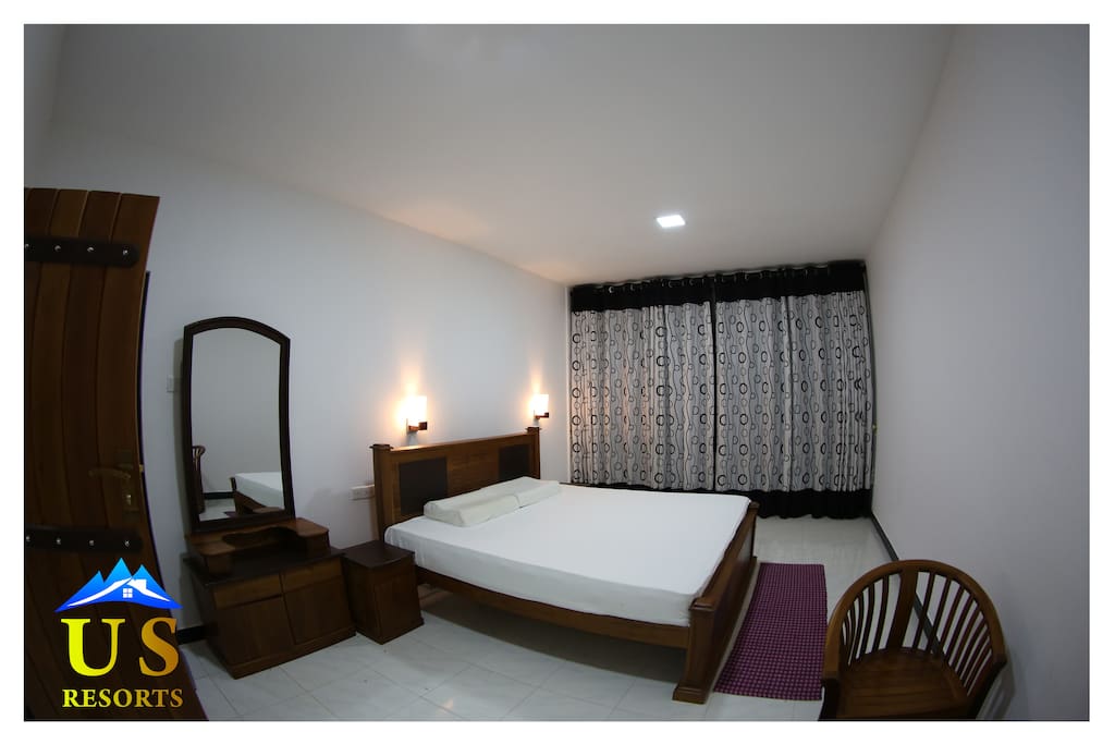 BED ROOM-'DELUXE DOUBLE'