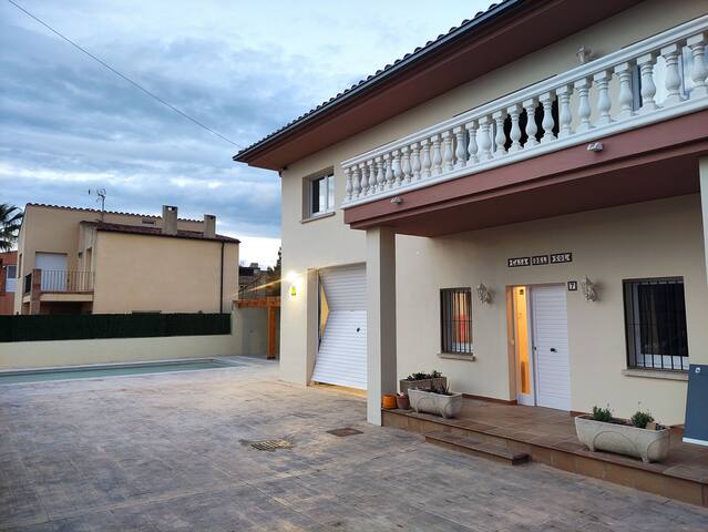 Casa amb piscina exclusiva a Empordà gallery image 4