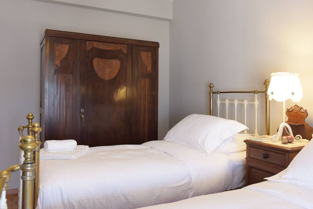 details bedroom 1