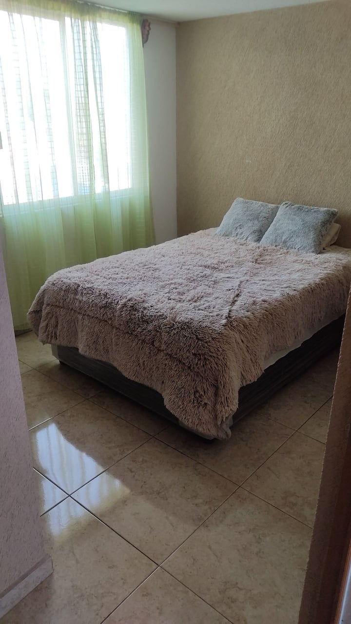 Centrally located apartment near the Foro Sol, airport Serviced