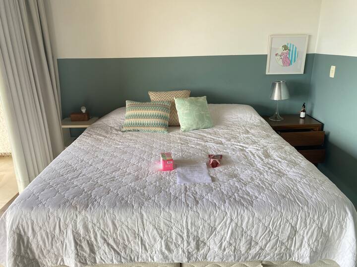 סוויטת יוקרה מעולה - עם מיטת קינג סייז, מיזוג אוויר, ספה דו - מושבית ונוף עוצר נשימה 