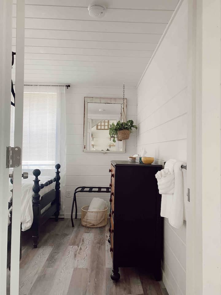 10 Best Airbnb Vacation Rentals Near Chautauqua Lake, New York Trip101