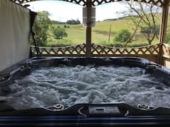 Stunning+Log+Cabin+Iwrch+with+private+Hot+tub