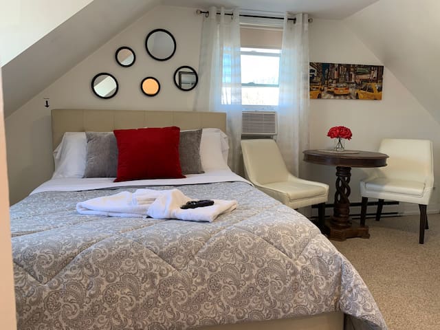 1 Room in Revere (15 minutes from Downtown Boston)