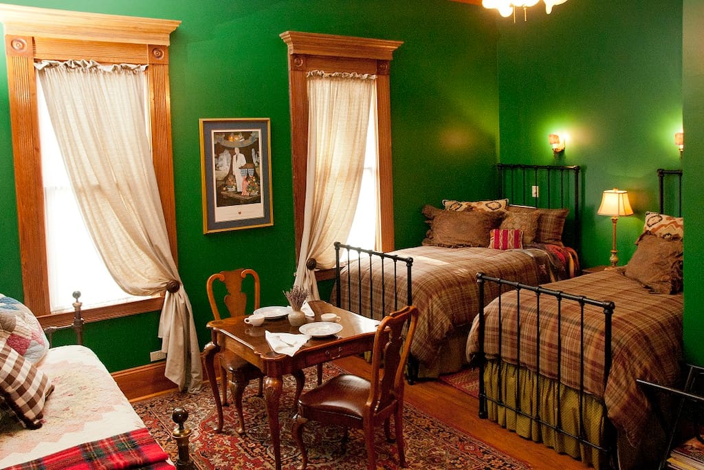 2nd bedroom in Acadia Suite.