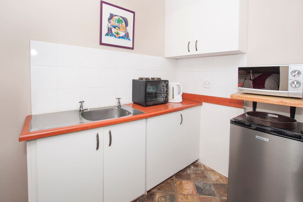 Garden Cottage Kitchenette - perfect for rustling up lights meals