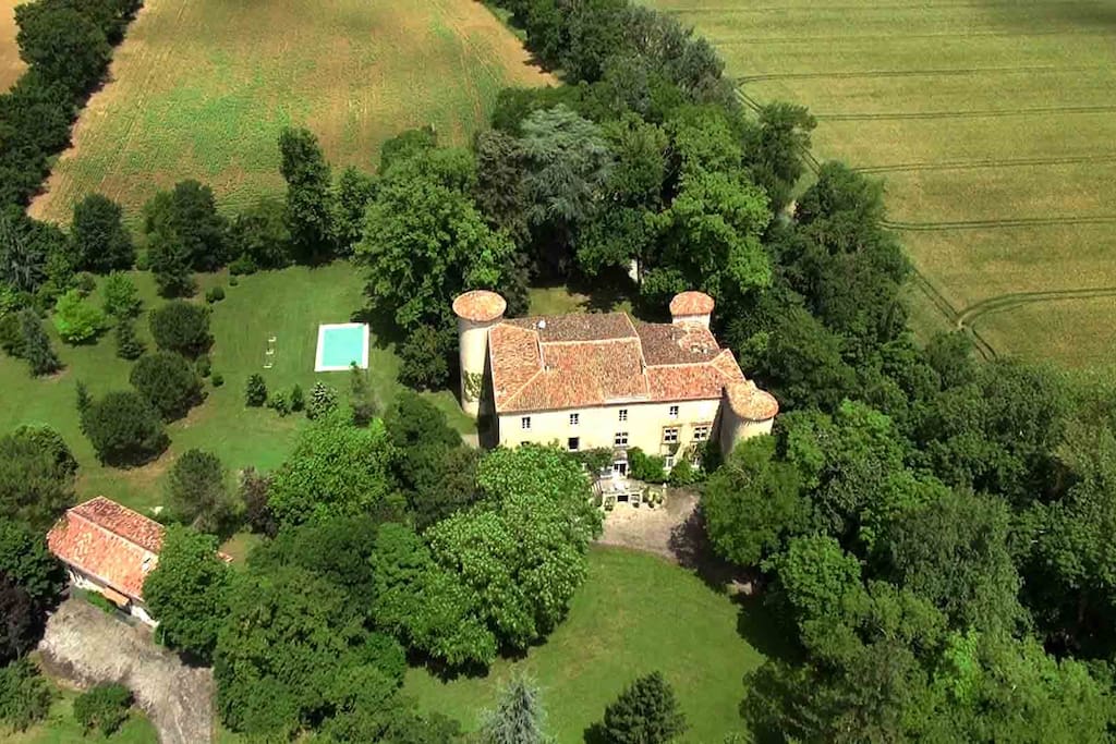 Aerial view
Vue aérienne
