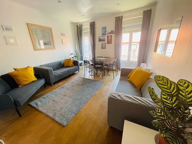 Huge flat with Balcony in amazing location