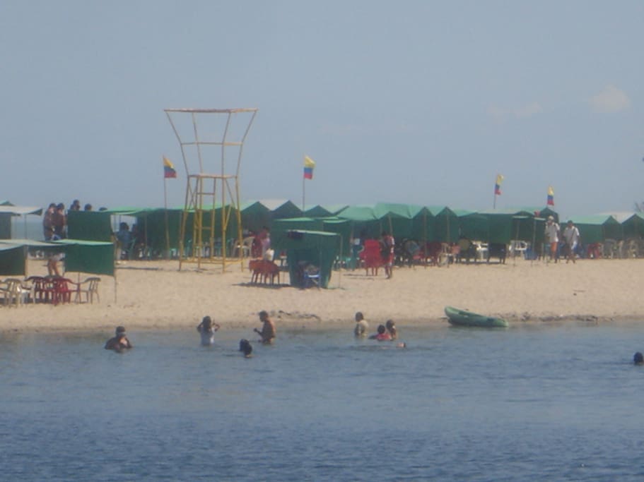 VISTA DEL RIO Y MAR