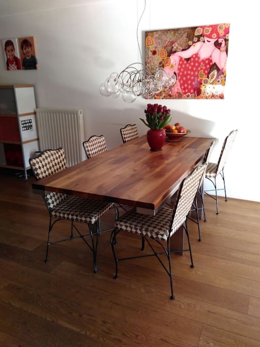 Large table in "upper" living room