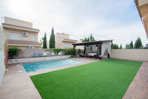 pomegranate-Villa hole 7 -Nieve-Golf-Playa nearby