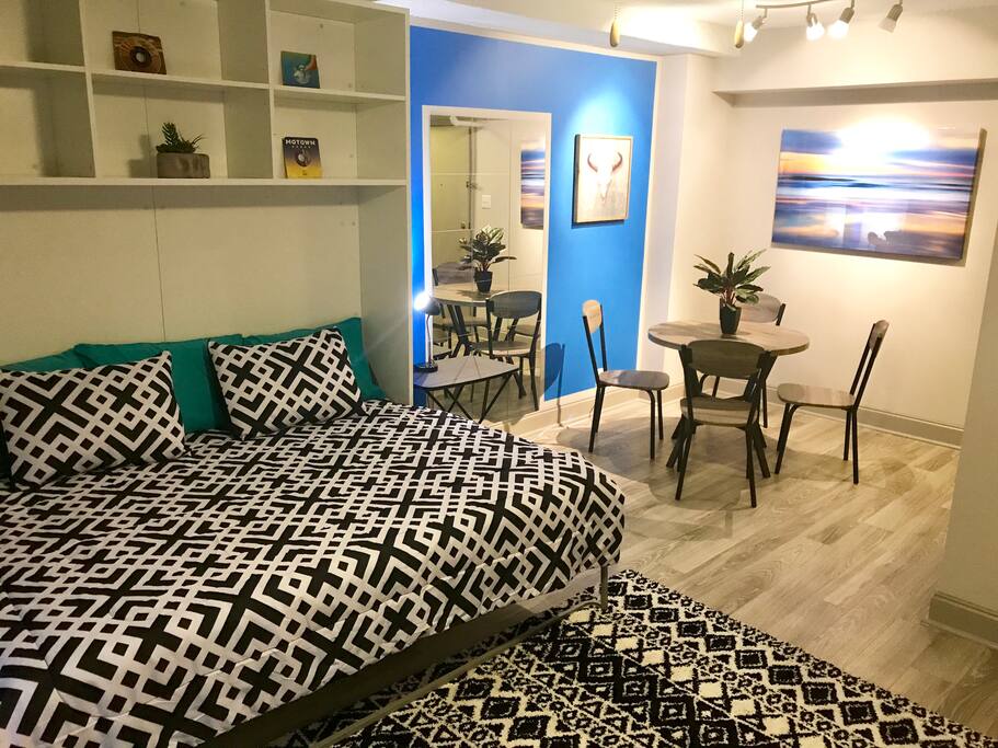 Murphy queen bed with super comfy memory foam mattress!