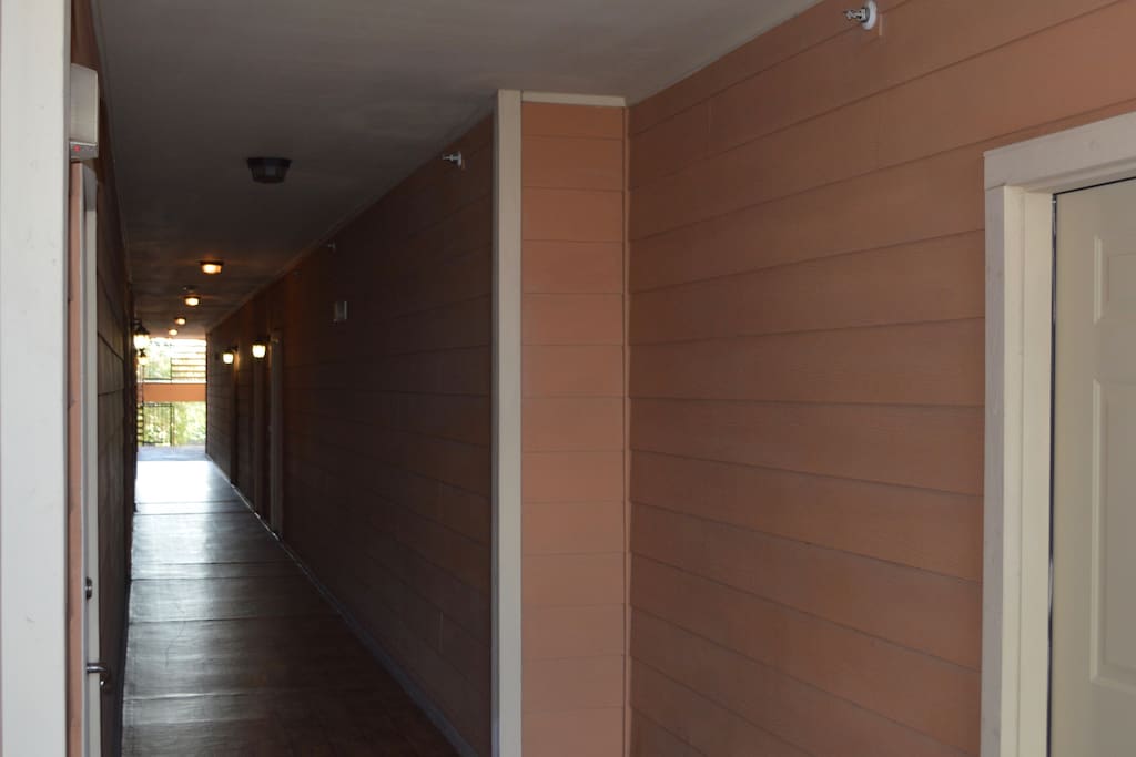 Hall to get to the apartment / Pasillo para entrar al departamento