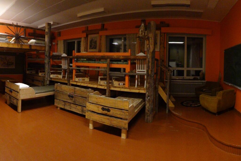 Room: Indiana